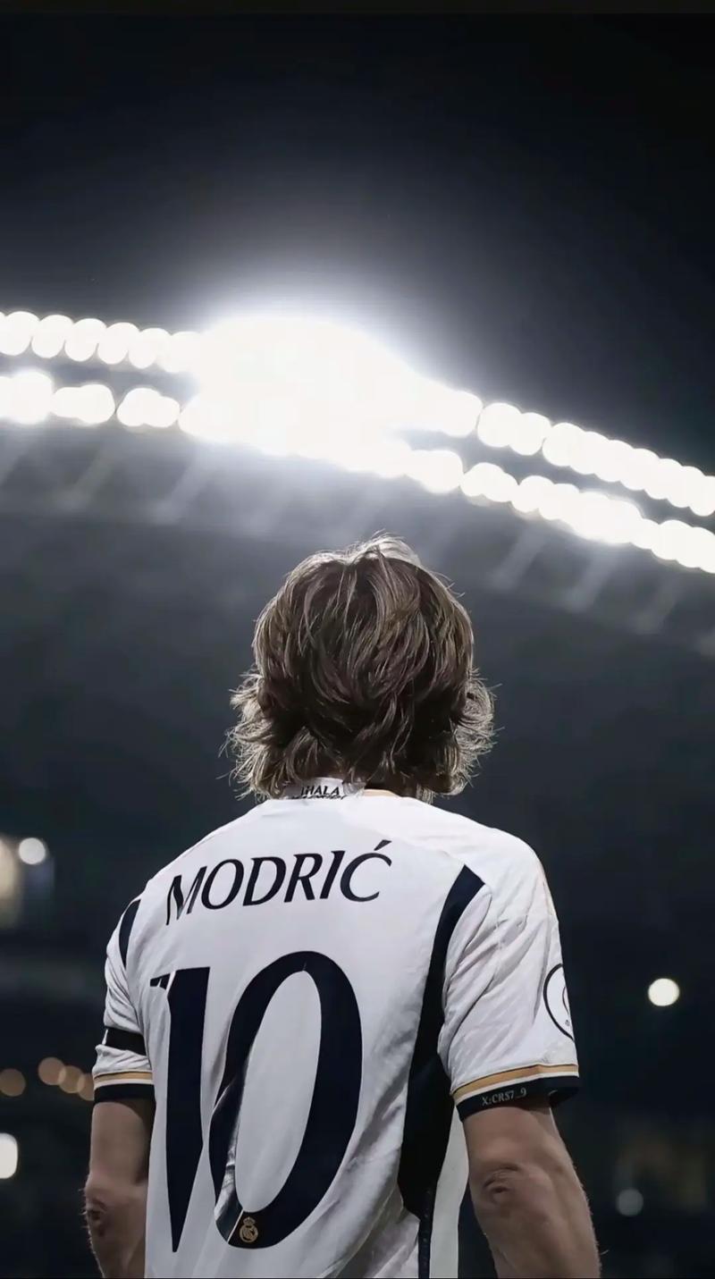 芜湖晨翕篮球馆6天焕新，IP化设计引爆视觉，凯美沃红黑美学+漆面性能升维全案落地